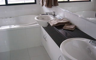 Glengarriff Town Houses - Tourism Adelaide 3
