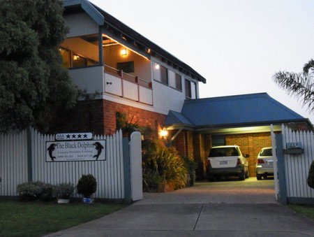 Black Dolphin Beach Penthouse - Tourism Adelaide 3