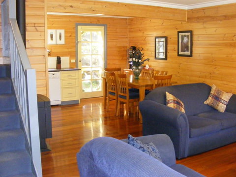 Belfast Cottages - Tourism Adelaide 7