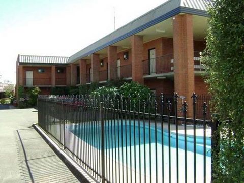 Moe Motor Inn - Tourism Adelaide 0
