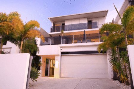 Alex Beach House - Tourism Adelaide 0