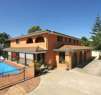 Airlie Court Holiday Apartments - Tourism Adelaide