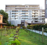 Honeysuckle Executive Apartments - Tourism Adelaide