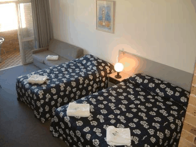 Next Seabreeze Beach Hotel - Tourism Adelaide 0