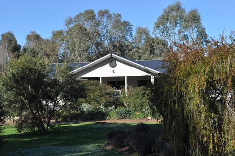 Mansfield Spa Retreat - Tourism Adelaide 0