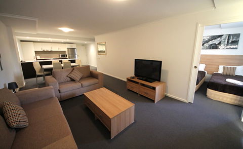 Mantra Aqua - Tourism Adelaide 1