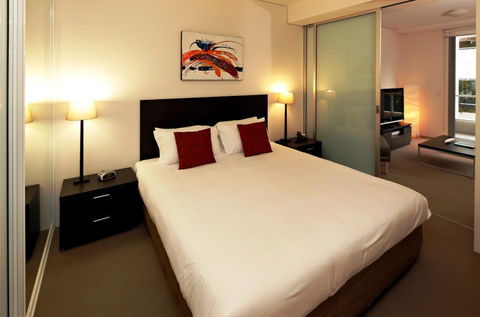 Cairns Luxury Apartments, Harbourlights Complex - Tourism Adelaide 1