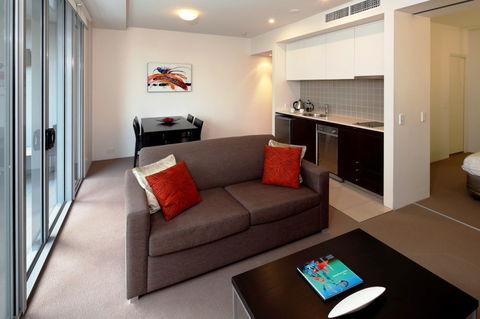Cairns Luxury Apartments, Harbourlights Complex - Tourism Adelaide 2