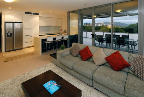 Cairns Luxury Apartments, Harbourlights Complex - Tourism Adelaide 6