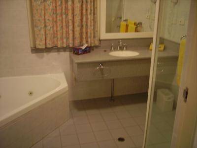 Monarch Motel Hotel - Tourism Adelaide 6