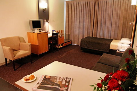 Metro Hotel Ipswich International - Tourism Adelaide 4