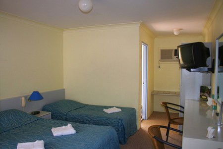 Sutherland Motel - Tourism Adelaide 4