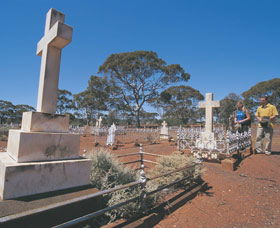 Old Pioneer Cemetery Coolgardie - Tourism Adelaide 0