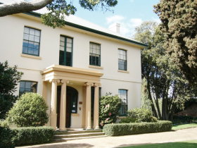 Franklin House - Tourism Adelaide 0