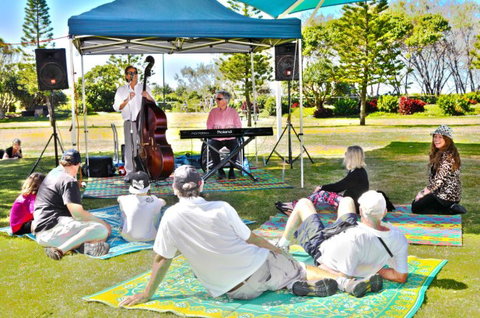 Broadbeach Beachfront Markets - Tourism Adelaide 8