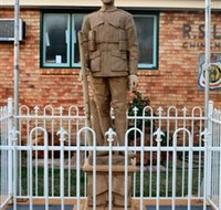 Soldier Statue Memorial Chinchilla - Tourism Adelaide