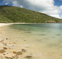 Connie Bay on Keswick Island - Tourism Adelaide