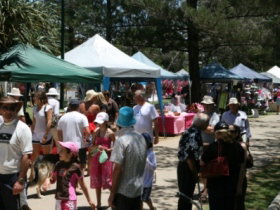 Coolangatta Art And Craft Markets - Tourism Adelaide 3