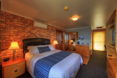 Stanley Village - Tourism Adelaide 0