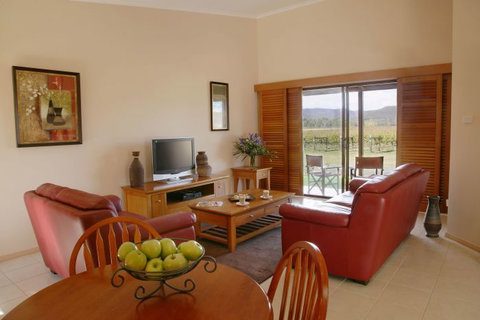 Nightingale Wines Luxury Villas - Tourism Adelaide 0