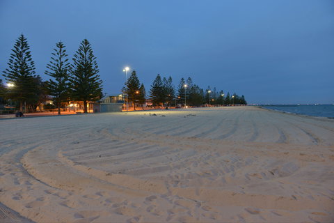Altona Beach - Tourism Adelaide 1