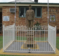 Soldier Statue Memorial Chinchilla - Tourism Adelaide