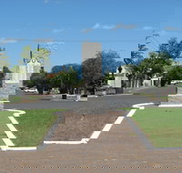 War Memorial and Heroes Avenue Roma - Tourism Adelaide