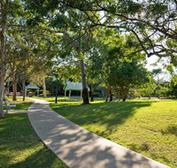 Millennium Esplanade and Tannum Sands Beach - Tourism Adelaide