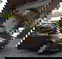 Mercedes 7 seat Limousine Cairns Airport to Port Douglas - Tourism Adelaide