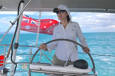 Sailing Curlew Escape On Moreton Bay - Tourism Adelaide 10