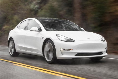 Adelaide Airport Departure Transfer In A Tesla Model3 EV - Tourism Adelaide 1