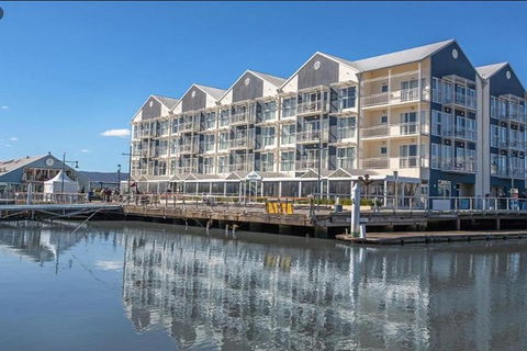 3.5 Hours Walking Guided Tour Of Launceston Highlights - Tourism Adelaide 2