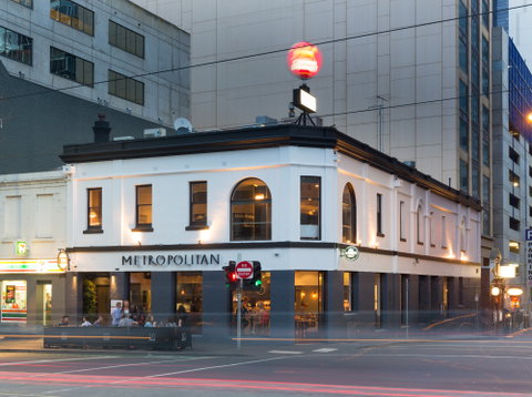 Metropolitan Hotel - Tourism Adelaide 1