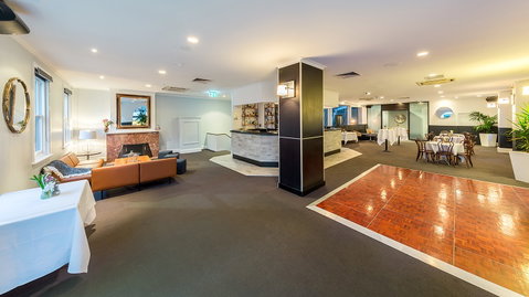 Metropolitan Hotel - Tourism Adelaide 4