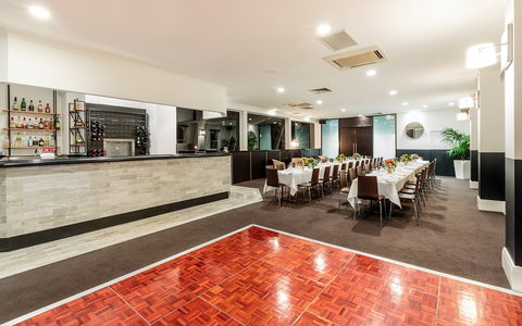 Metropolitan Hotel - Tourism Adelaide 6