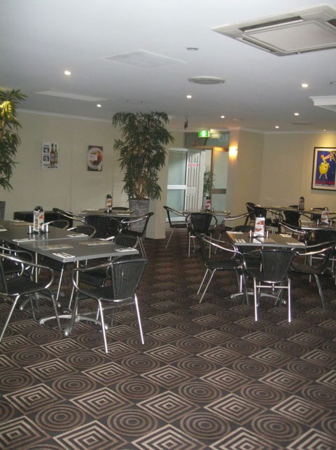 Cleveland Tavern - Tourism Adelaide 6