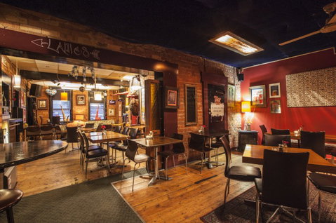 The Fox Hotel - Tourism Adelaide 3