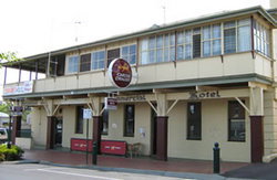 Commercial Hotel Alexandra - Tourism Adelaide 0