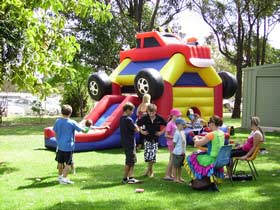 Pinjarra Race Club - Tourism Adelaide 1