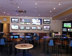 Tacking Point Tavern - Tourism Adelaide 0