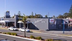 Bellevue Hotel Tuncurry - Tourism Adelaide 0
