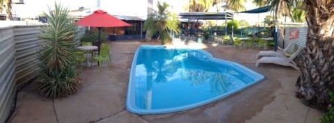Devils Marbles Hotel–Wauchope - Tourism Adelaide 3