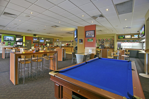 Lakeside Village Tavern - Tourism Adelaide 2