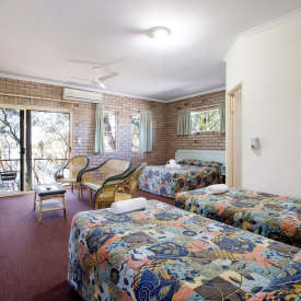 Waterfront Hotel - Tourism Adelaide 3