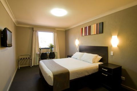 Blackbutt Inn - Tourism Adelaide 0