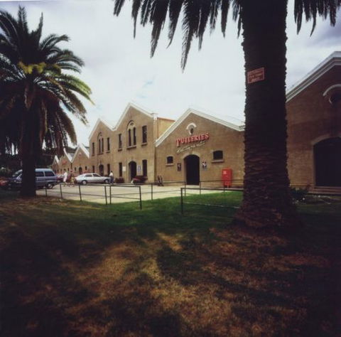 Tuileries Rutherglen Restaurant & Accommodation - Tourism Adelaide 1