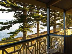 Robe Hotel - Tourism Adelaide 0