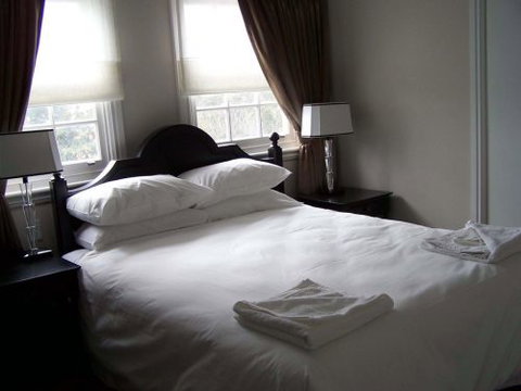 Wallacia Hotel - Tourism Adelaide 1