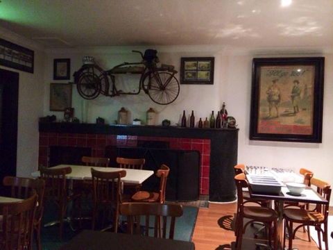 Queens Arms Hotel - Tourism Adelaide 3