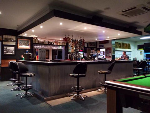 Queens Arms Hotel - Tourism Adelaide 4
